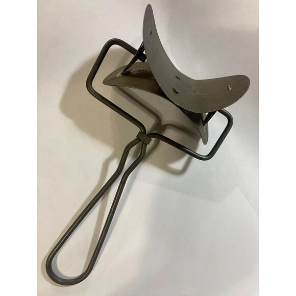 Vintage Rotary Cutter Ravioli Biscuits Pastry Farmhouse Decor - Picture 5 of 5